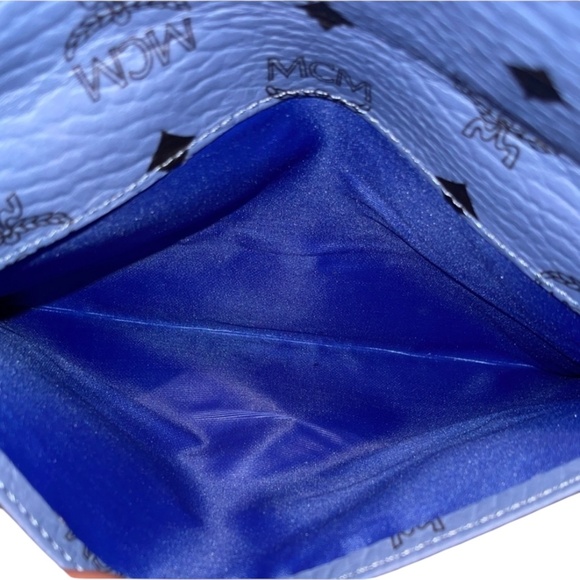 MCM Visetos Leather Envelope Clutch Blue - NIB - Picture 4 of 4
